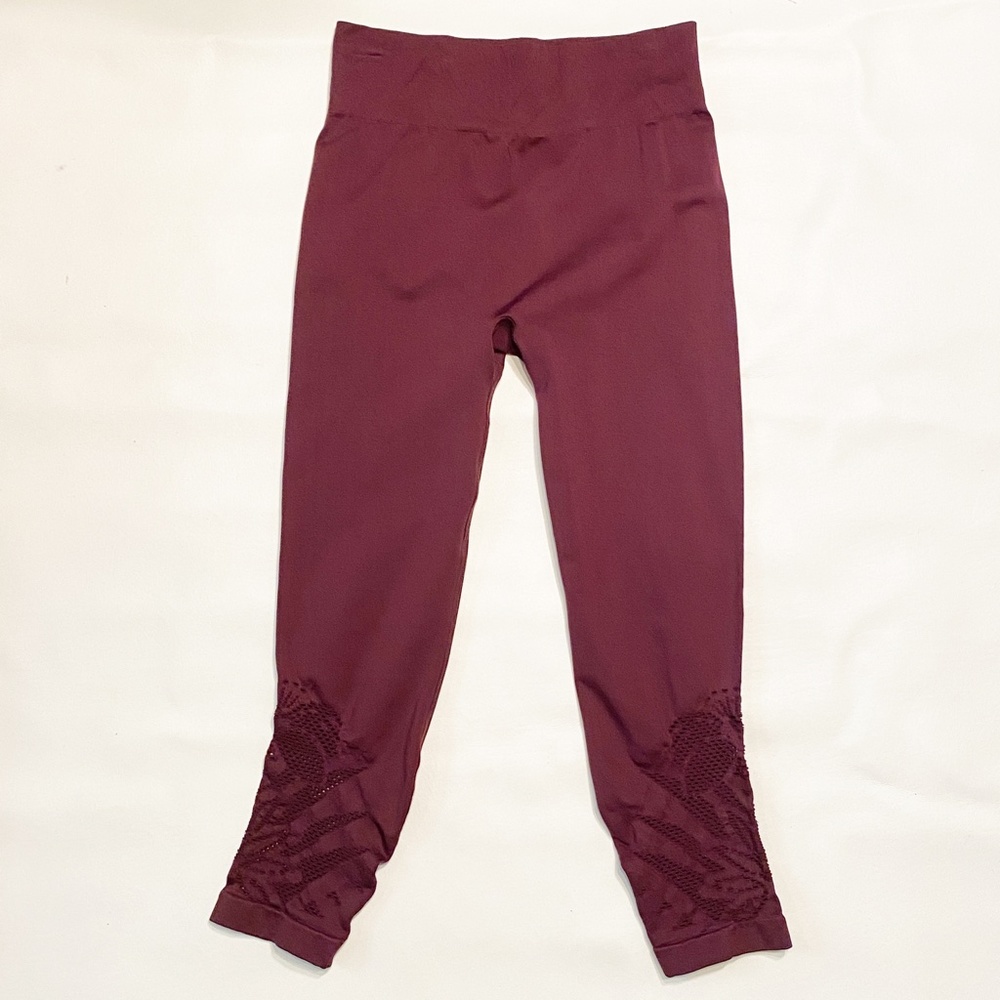 American Eagle Outfitters Aerie Maroon Cropped Leggings Floral Laser Cut medium - Picture 11 of 13